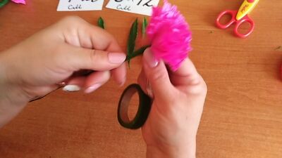 Гвоздики из гофрированной бумаги