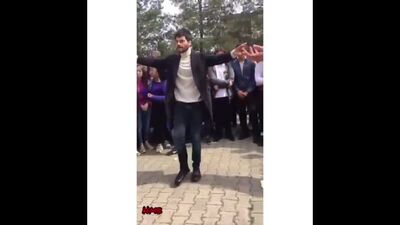 Акын Акынозю (Миран Асланбей) танцует