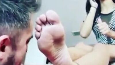 Foot Worship slave
