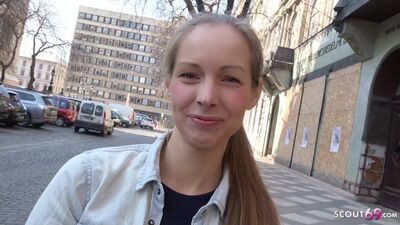 Кончили одновременно, даже не успев дойти до кровати