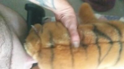 Бедная игрушка была изнасилована