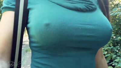 Зацени мои круглые сиськи