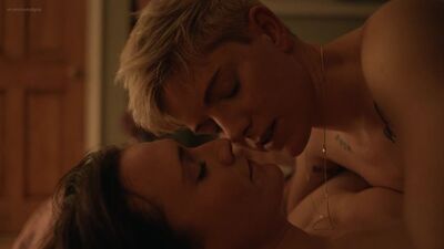 Mae Martin, Charlotte Ritchie, etc Nude - Feel Good s02e02-06 (2021) HD 1080p / Мэй Мартин, Шарлотта Ричи - Как же хорошо