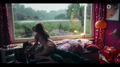 Hanna Plaß, Vanessa Loibl, Maike Elena Schmidt, Katja Riemann, Ella Lee, Rocío Luz - Unsere wunderbaren Jahre s02e03-06 (2023)