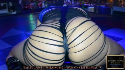 KAYLIN GARCIA TWERKING @21 FOXES ON CRITTER PLAY TV | WSHH _ vk.com/worldstarcandy