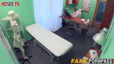 В больнице пациентка на собственном примере ощутила хардкор секс