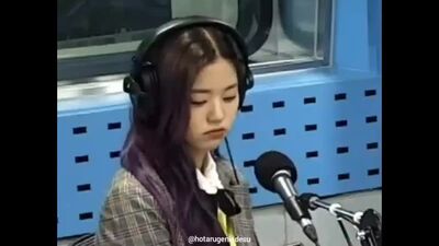 One minute of wonyoung being uwu bunny ฅ'ω'ฅ