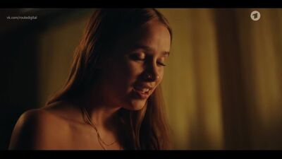 Lina Hüesker Nude - Nach uns der Rest der Welt (2023) HD 1080p Watch Online / Лина Хускер