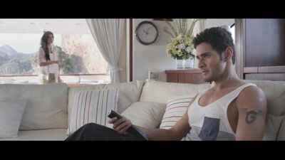No 1 Malayalam Movie _ Scenes _ Kriti Sanon comes to meet Mahesh Babu _ Sayaji Shinde