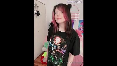 Meggii try on