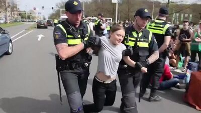 Грету Тунберг ( Greta Thunberg )