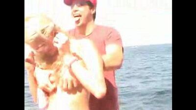 Paris Hilton - show her tits