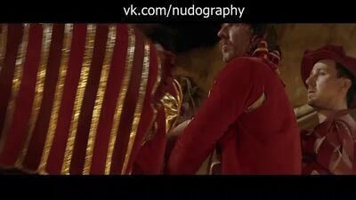 Изнасилование Дженнифер Джейсон Ли (Jennifer Jason Leigh) в фильме "Плоть + кровь" (Flesh+Blood, 1985, Пол Верховен)