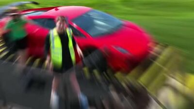 Lamborghini против крупнейшего в мире измельчителя