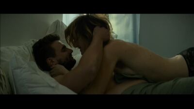 Mackenzie Davis Nude - Izzy Gets the Fuck Across Town (2017) HD 1080p Watch Online / Маккензи Дэвис - Иззи прётся через город