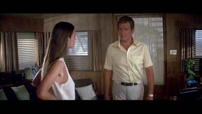 Carole Bouquet, Lynn-Holly Johnson Sexy - For Your Eyes Only (1981) hd 1080p