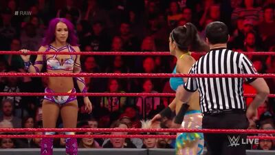 Сексуальное видео|секс|эротика Sasha Banks Bayley vs. Mandy Rose Sonya Deville- Raw, Jan. 8, 2018