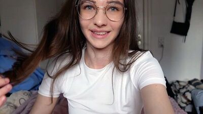 Просто скажи когда и я уже мокрая