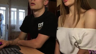 Скучно и родителей нет дома. А давай посмотрим порно, сестра