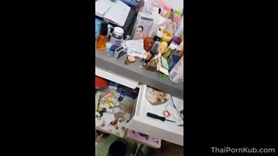 เย็ดไปด้วยคุยโทรศัพท์กับผัวไปด้วยโดนแตกในหีอีกได้อารมณ์สุดๆ.mp4