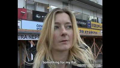 Отморозок выеб мать троих детей возле лифта