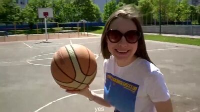 ИГРА НА ЖЕЛАНИЕ ВЫИГРАЛ ПОШЛОЕ ЖЕЛАНИЕ У БЕСКЕТБОЛИСТКИ порно видео мамки дойки большой член анал минет milf lesbi incest mother