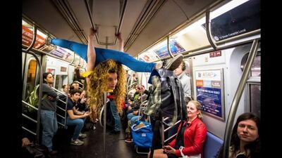 SOFIE DOSSI BREAKS THE 10 MINUTE PHOTO CHALLENGE RECORD IN NYC SUBWAY