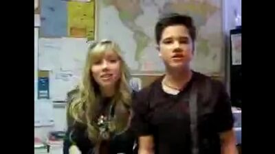 Jennette McCurdy & Nathan Kress RAP on set