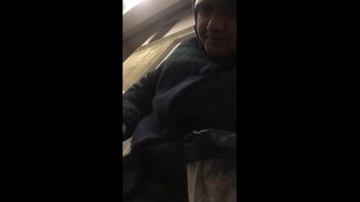 "Молодая цыганская бабка" и цыганка-торгашка, которая агрессивно её защищала