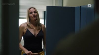 Tanja Wedhorn - Praxis mit Meerblick s01e11 (2021) HD 1080p Nude? Sexy! Watch / Таня Ведхорн - Практика с видом на море