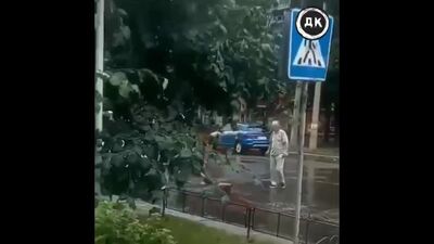 Потрогала деда за член на улице | Дерзкий Квадрат
