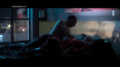 Александра Флоринская голая грудь милф в сериале Красные линии (Россия,2024)