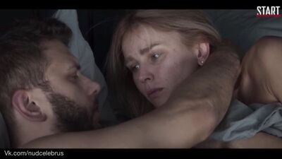 Екатерина Кузнецова засветила грудь