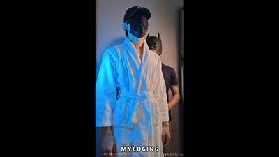 [myedging]112 看到超帅体育生 GUTPUNCHSOCK真人，被他帅到了，可是大帅哥不能露脸！你们只能幻想了。那么帅，我当然要各种调教。这次也玩虐腹了，那么帅都心疼了，那就给他舔舔性感翘臀+无毛菊花。看他爽，我也太爽了！