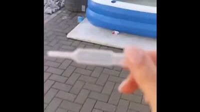 Вода из бассейна под микроскопом