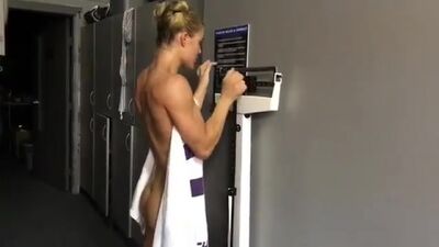 Скандальное взвешивание от девушки бойца UFC - Фелис Херриг
