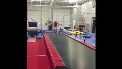 Гимнастические тренировки Фелис Херриг