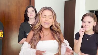 Camila Loures - O XIS NOS MANDOU UMA ENCOMENDA!!!