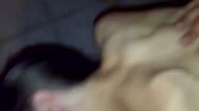 Худая жена наслаждается членом друга и сосет хуй у мужа. МЖМ sexwife Sexwife cuckold сексвайф куколд МЖМ