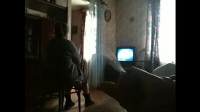 Внук кончает при бабушке