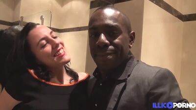 Француженка в возрасте долбится с Негром (French, Interracial)