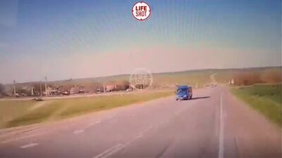 Момент ДТП с микроавтобусом, в котором ехала детская баскетбольная команда из Волгограда