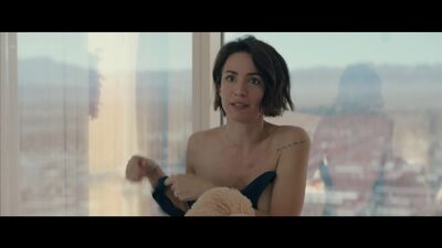 Andrea Delogu Nude - Divorzio a Las Vegas (2020) HD 1080p Watch Online / Андреа Делогу - Развод в Лас-Вегасе