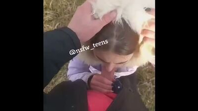 Кончил на лицо молодой украинке. сосет хуй взрослому любовнику на природе. Минет. Русское домашнее порно